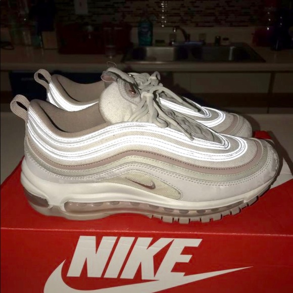 Women Air Max 97 PRM size 8! Vnds worn 2x - Picture 2 of 5
